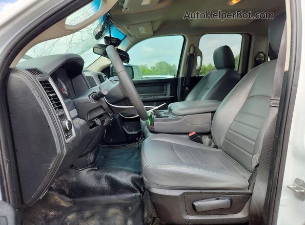 1C6RR6FT9LS128609 2020 RAM 1500 Белый Вид салона спереди