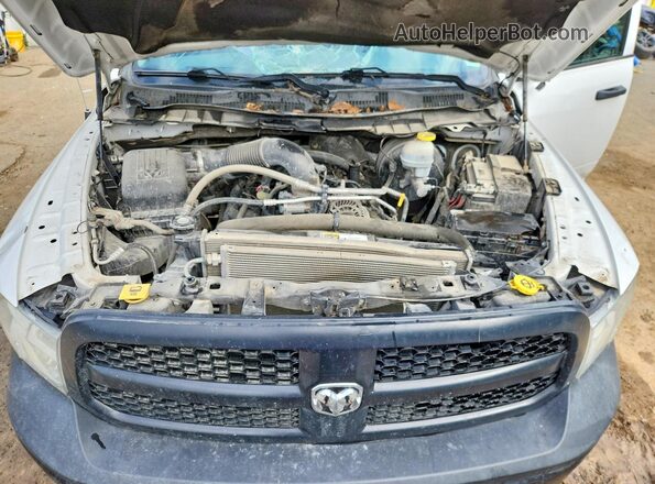 1C6RR6FT9LS128609 2020 RAM 1500 Белый Вид задней части салона