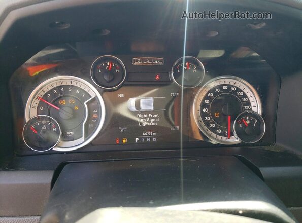 1C6RR6GT6JS125632 2018 RAM 1500 Black ხელსაწყოთა პანელის ხედი