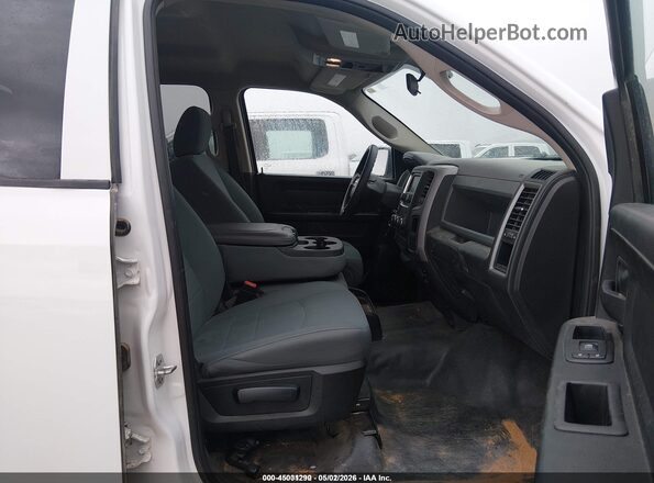 1C6RR6KG2JS303627 2018 RAM 1500 White Vista interior delantera