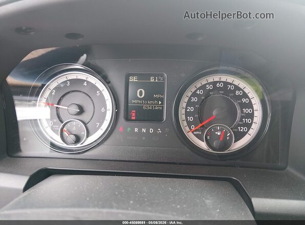 1C6RR6KG2JS303630 2018 RAM 1500 Белый Вид задних сидений