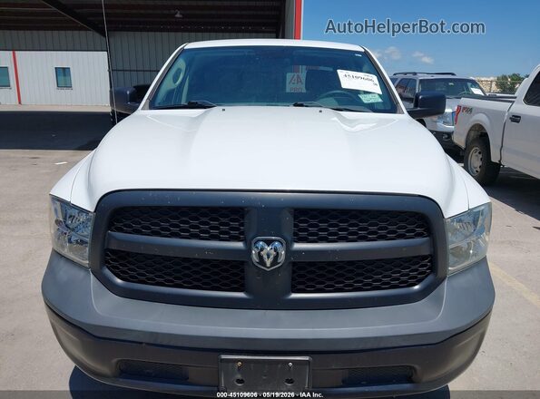 1C6RR6KG3JS303619 2018 RAM 1500 White Widok zestawu wskaźników