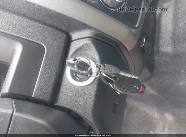1C6RR6KG6JS292521 2018 RAM 1500 Gray Առջևի վահանակի տեսք