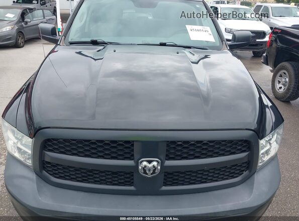 1C6RR6KG7JS298604 2018 RAM 1500 Black Widok z przodu