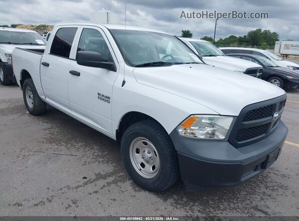 1C6RR6KG9JS298605 2018 RAM 1500 White Przód prawy