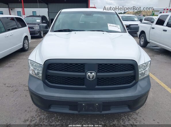 1C6RR6KG9JS298605 2018 RAM 1500 White Widok wnętrza 360 stopni