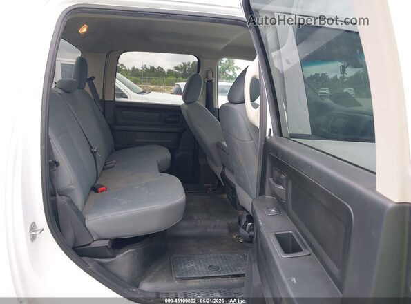 1C6RR6KG9JS298605 2018 RAM 1500 White Widok naklejki z numerem VIN
