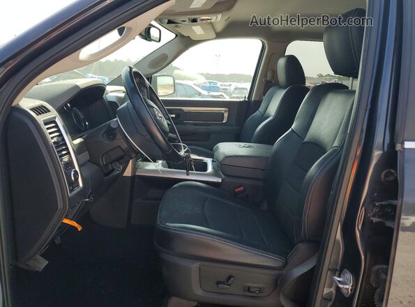1C6RR6LT1KS586633 2019 RAM 1500 Серый Вид салона спереди