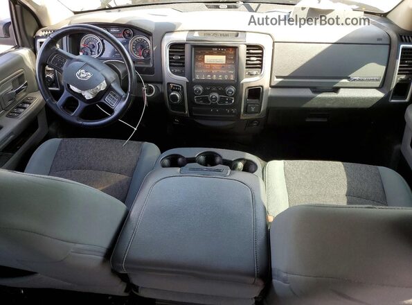 1C6RR6LT2HS610186 2017 RAM 1500 Silver Widok deski rozdzielczej