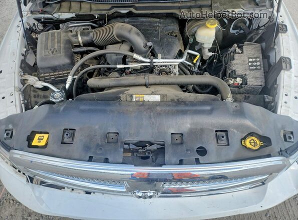 1C6RR6LT3JS127425 2018 RAM 1500 White Vista interior trasera