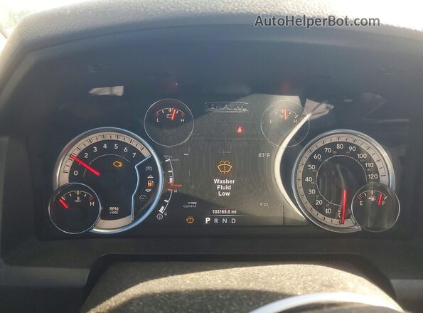 1C6RR6LT3JS127425 2018 RAM 1500 White Vista del cuadro de instrumentos