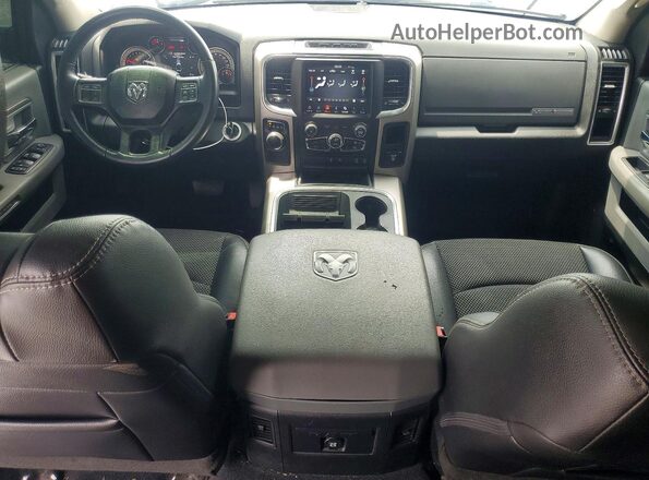 1C6RR6LT4JS188301 2018 RAM 1500 White Вид панелі приладів