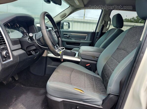 1C6RR6LT6GS242447 2016 RAM 1500 Белый Вид салона спереди