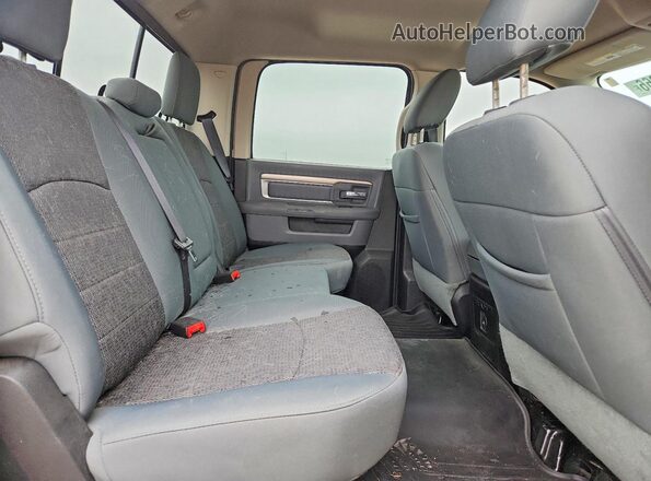 1C6RR6LT9GS194409 2016 RAM 1500 Серый Вид задней части салона