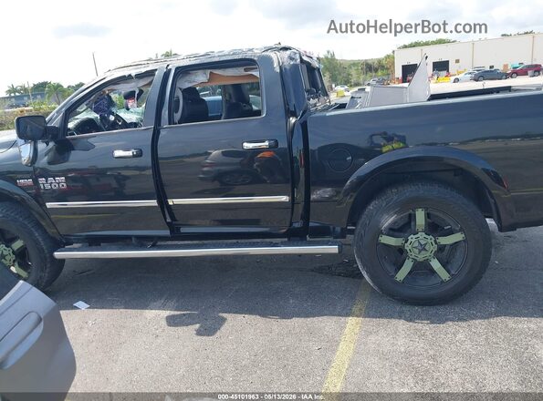 1C6RR6NT5JS265951 2018 RAM 1500 Black Rear interior view