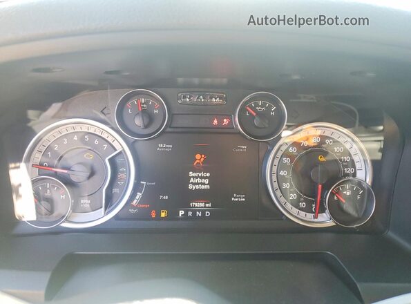1C6RR6TT5KS608701 2019 RAM 1500 Белый Вид щитка приборов