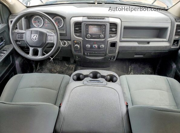 1C6RR7FG1JS275769 2018 RAM 1500 Black Widok deski rozdzielczej