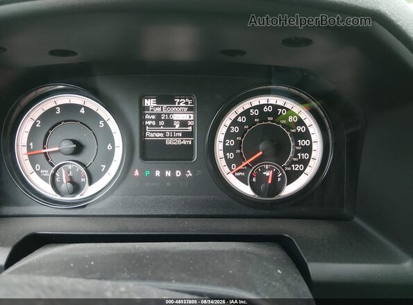 1C6RR7FG2JS294184 2018 RAM 1500 Maroon Widok tylnych siedzeń