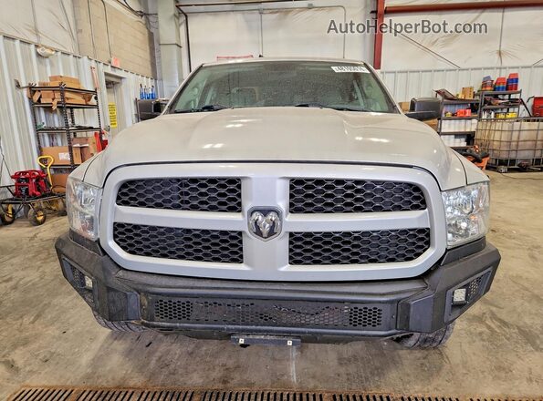 1C6RR7FG6GS276912 2016 RAM 1500 Серебряный Вид спереди
