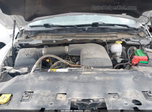 1C6RR7FG9JS284414 2018 RAM 1500 Белый Вид сзади