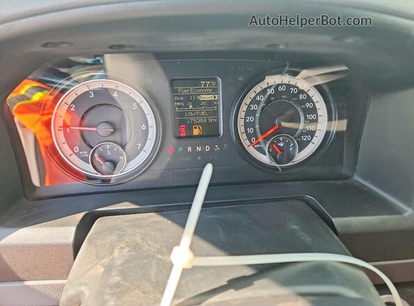 1C6RR7FT5LS159359 2020 RAM 1500 Белый Вид щитка приборов