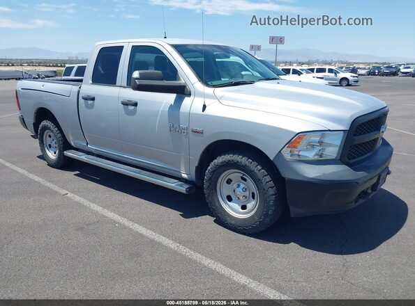 1C6RR7FT7JS312997 2018 RAM 1500 Серебряный Передняя правая четверть