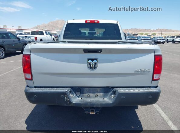 1C6RR7FT7JS312997 2018 RAM 1500 Серебряный 