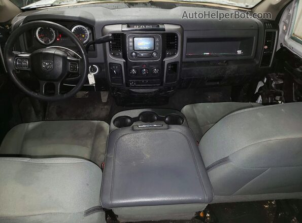 1C6RR7FT8JS260960 2018 RAM 1500 White Widok deski rozdzielczej