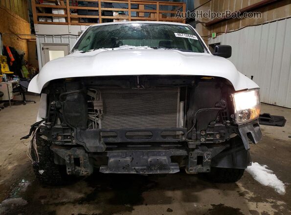 1C6RR7FT8JS260960 2018 RAM 1500 White Widok z przodu