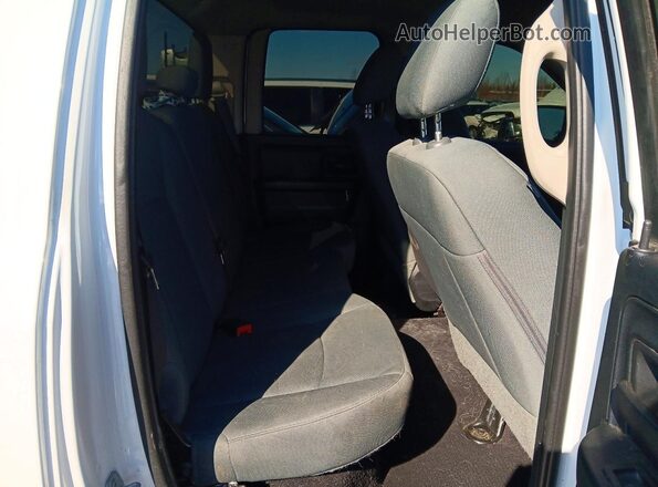 1C6RR7FTXGS301243 2016 RAM 1500 White Widok tylnych siedzeń