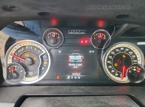 1C6RR7GG1JS139110 2018 RAM 1500 Черный Вид щитка приборов