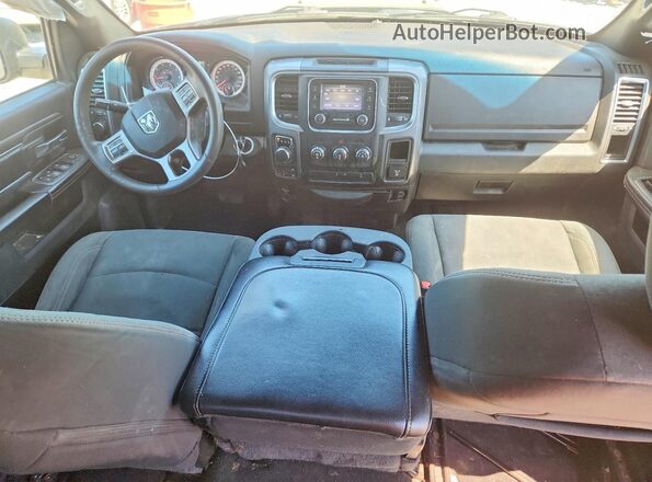 1C6RR7GG2MS538581 2021 RAM 1500 Black Dashboard view