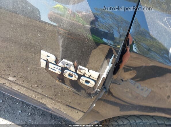 1C6RR7GT3HS633413 2017 RAM 1500 Черный Вид щитка приборов