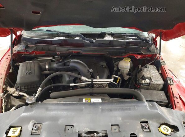 1C6RR7GT8JS165569 2018 RAM 1500 Red Widok wnętrza z tyłu