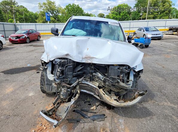 1C6RR7GT8JS315793 2018 RAM 1500 White Vista frontal