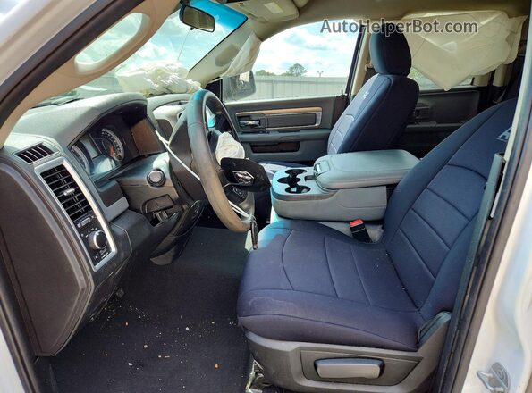 1C6RR7GT8JS315793 2018 RAM 1500 White Vista interior delantera