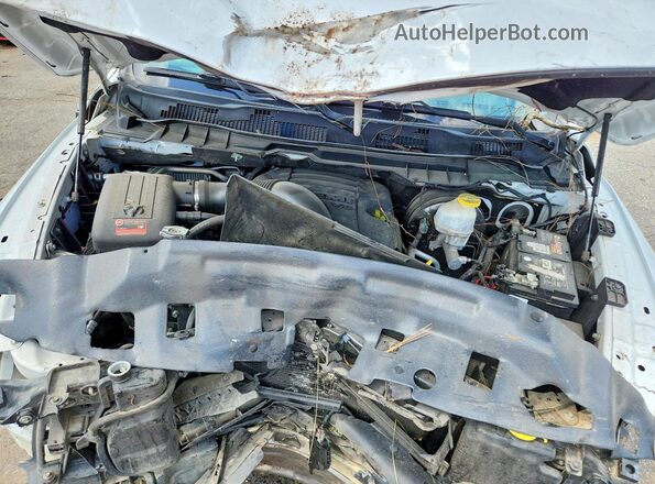 1C6RR7GT8JS315793 2018 RAM 1500 White Vista interior trasera