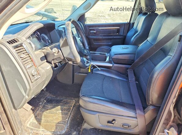 1C6RR7HT2GS102751 2016 RAM 1500 Черный Вид салона спереди