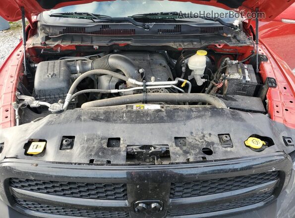 1C6RR7HT2JS154548 2018 RAM 1500 Red Vista interior trasera