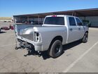 2018 Ram 1500 Express  4x4 5'7 Box Серебряный vin: 1C6RR7KG1JS146940