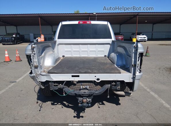 1C6RR7KG1JS146940 2018 RAM 1500 Серебряный 