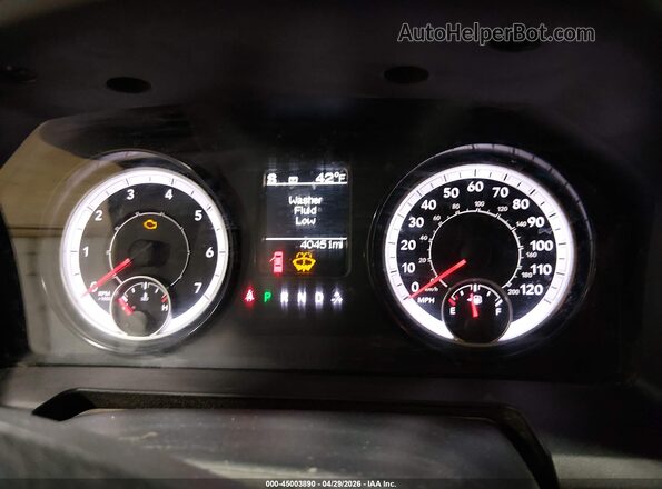 1C6RR7KG1JS293114 2018 RAM 1500 Серый Вид задних сидений