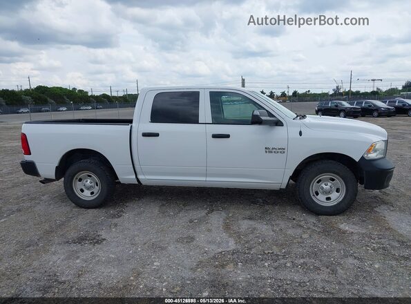 1C6RR7KG3JS348212 2018 RAM 1500 White Widok wnętrza z tyłu
