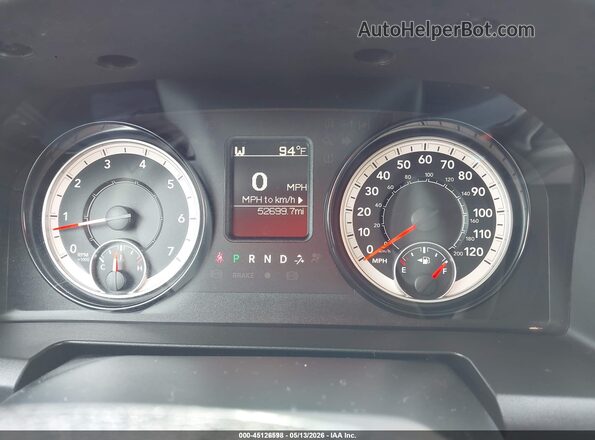 1C6RR7KG3JS348212 2018 RAM 1500 White Widok tylnych siedzeń