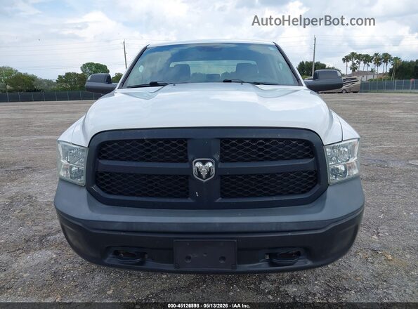 1C6RR7KG3JS348212 2018 RAM 1500 White Widok zestawu wskaźników