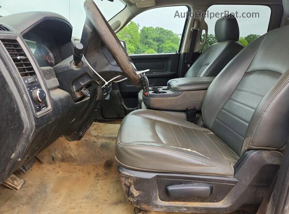 1C6RR7KG6GS339819 2016 RAM 1500 Белый Вид салона спереди