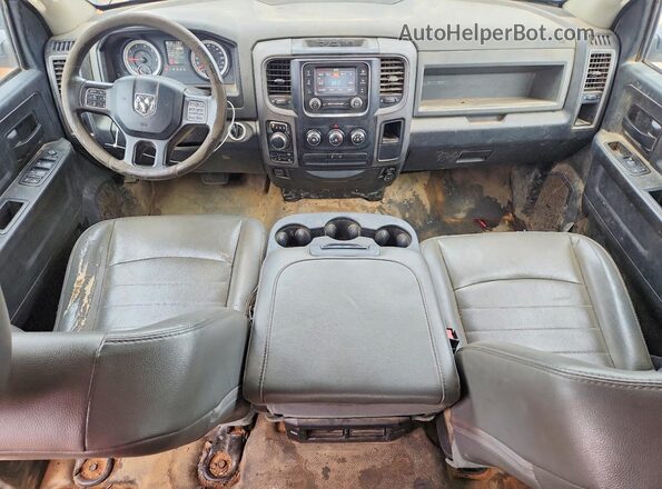 1C6RR7KG6GS339819 2016 RAM 1500 Белый Вид панели приборов