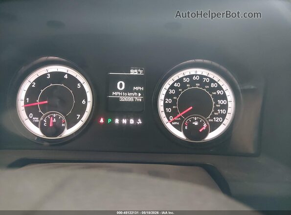 1C6RR7KG8GS108677 2016 RAM 1500 Белый Вид задних сидений
