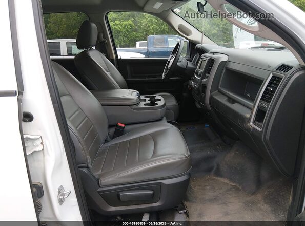 1C6RR7KGXJS319015 2018 RAM 1500 White Vista interior delantera