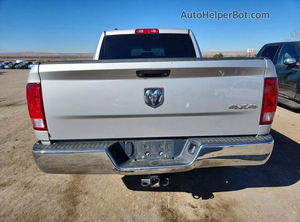 1C6RR7KM2JS227323 2018 RAM 1500 Серебряный Вид сзади